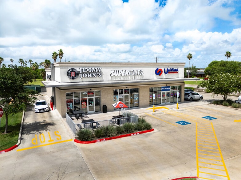1802 S 77 Sunshine Strip, Harlingen, TX à vendre - Photo du bâtiment - Image 1 de 11