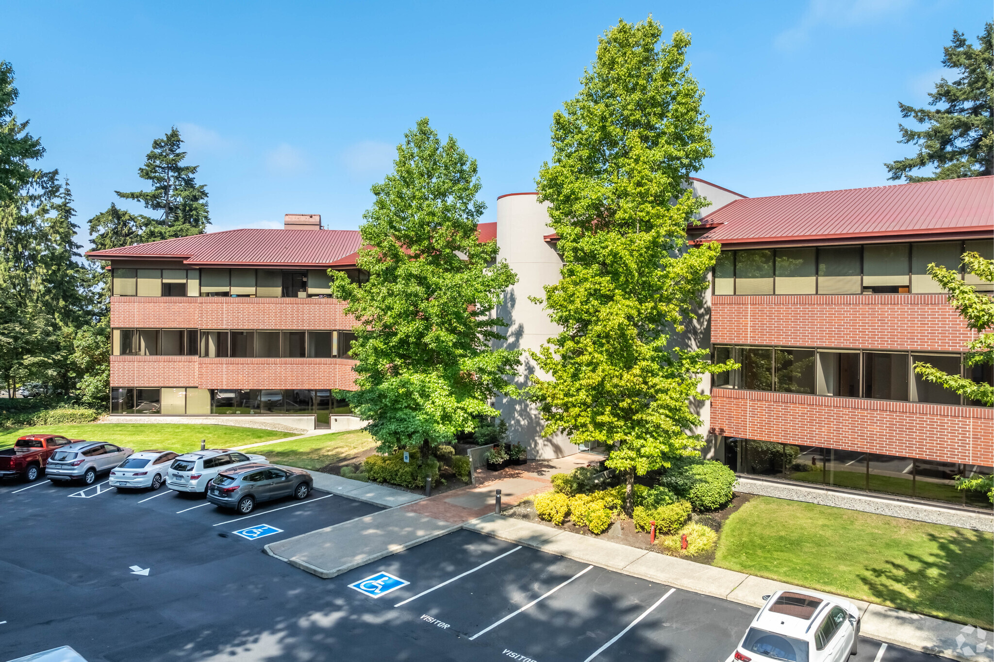 11255 Kirkland Way NE, Kirkland, WA for lease Building Photo- Image 1 of 15