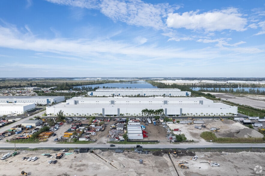 10702 NW 147 St, Hialeah Gardens, FL for lease - Aerial - Image 2 of 11