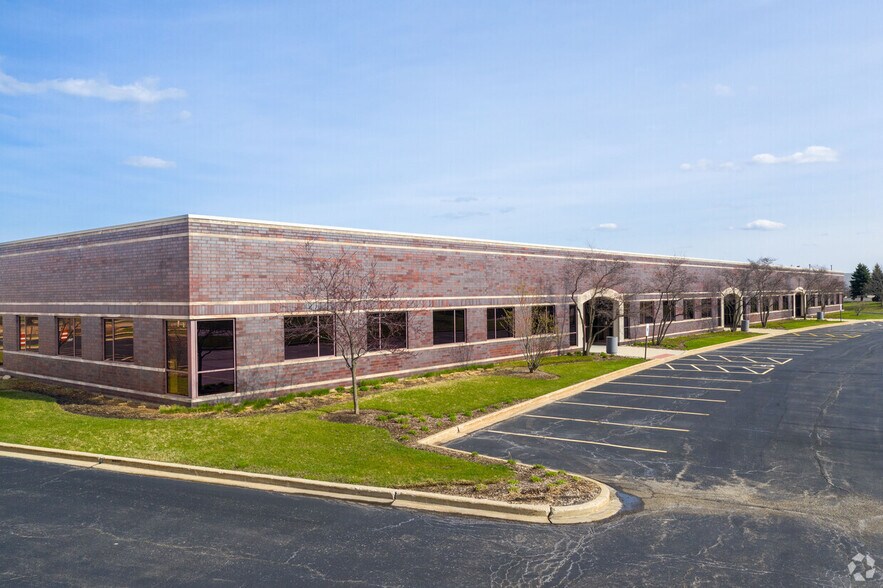 1501-1531 S White Oak Dr, Waukegan, IL à vendre - Photo du bâtiment - Image 1 de 10