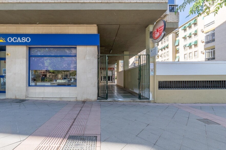 de Málaga, 73, Granada, Granada for sale - Building Photo - Image 2 of 35