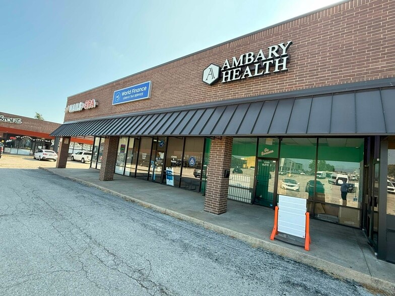 2203-2205 W Main St, Norman, OK à louer - Photo du bâtiment - Image 2 de 7