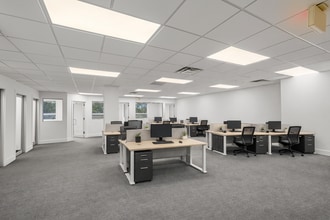 33 Flying Point Rd, Southampton, NY à louer Photo intérieure- Image 2 de 5