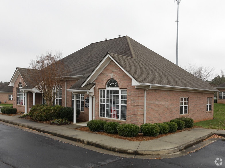 2400-2402 Abbey Ct, Alpharetta, GA for sale - Building Photo - Image 2 of 4