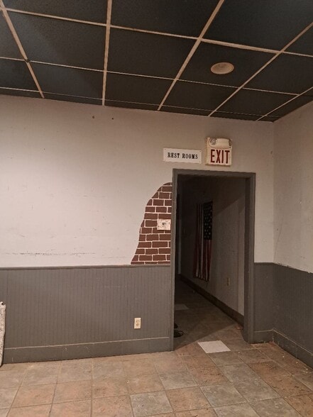 42 Market St, Bangor, PA for lease - Interior Photo - Image 3 of 18