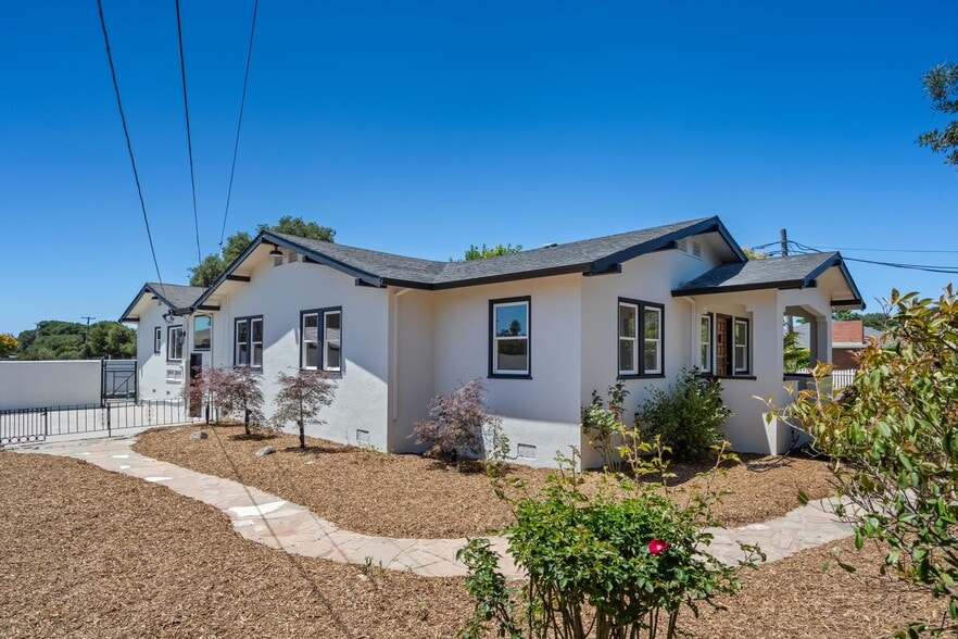 720-724 Liberty Petaluma CA 94952-1014 rd, Petaluma, CA for sale - Building Photo - Image 2 of 49
