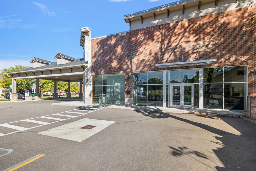 311 W University Dr, Rochester, MI for lease - Building Photo - Image 2 of 21