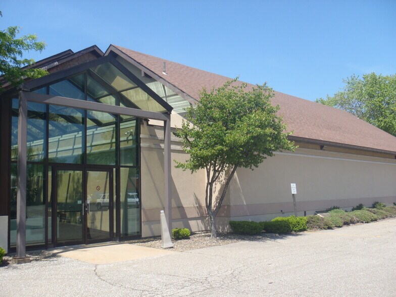 3211 Liberty St, Erie, PA for lease - Building Photo - Image 1 of 2