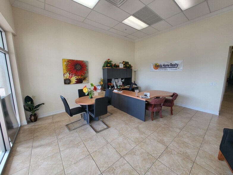 2355 Vanderbilt Beach Rd, Naples, FL à louer - Photo du bâtiment - Image 3 de 11