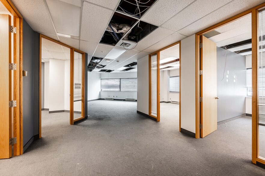6363 Rte Transcanadienne, Montréal, QC à louer - Photo du bâtiment - Image 3 de 17
