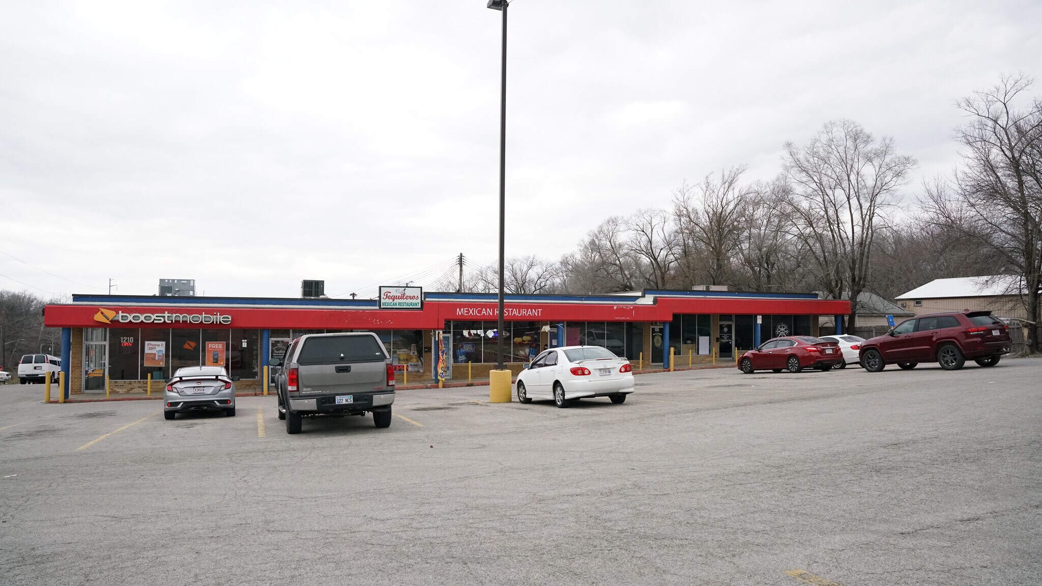 1210-1216 W 24 Hwy, Independence, MO à vendre Photo principale- Image 1 de 2