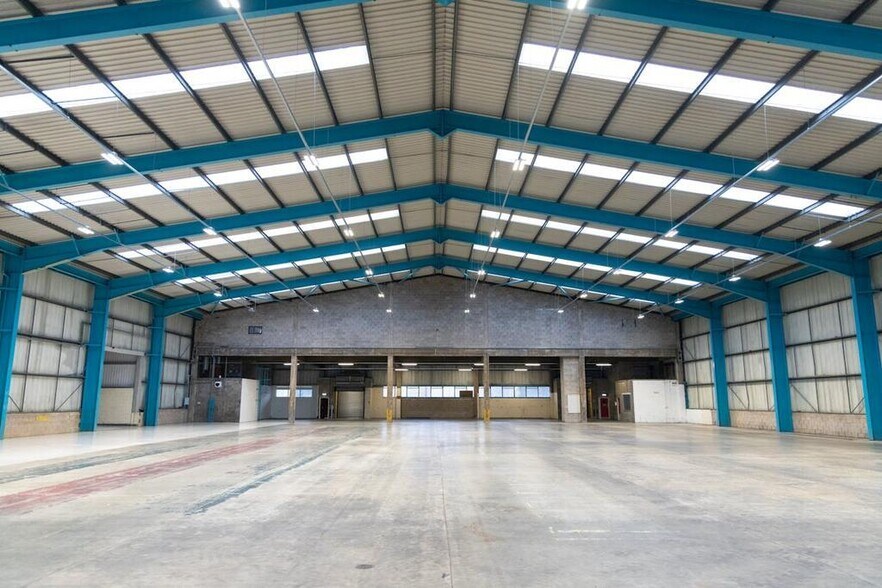 Lower Milehouse Ln, Newcastle Under Lyme à louer - Photo du bâtiment - Image 3 de 7