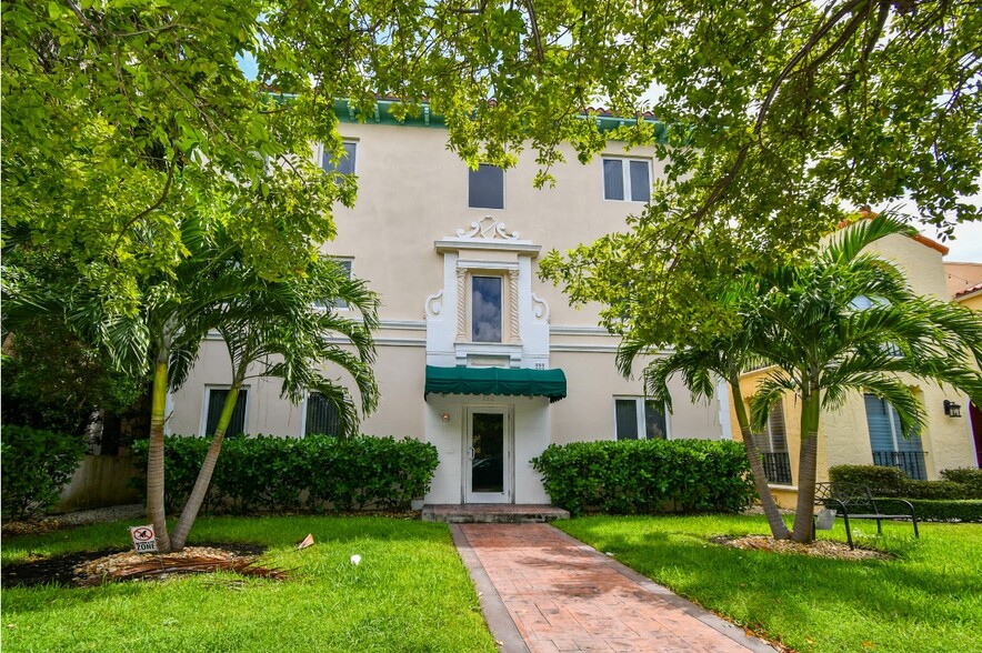 222 Sidonia Ave, Coral Gables, FL à vendre - Photo principale - Image 1 de 1