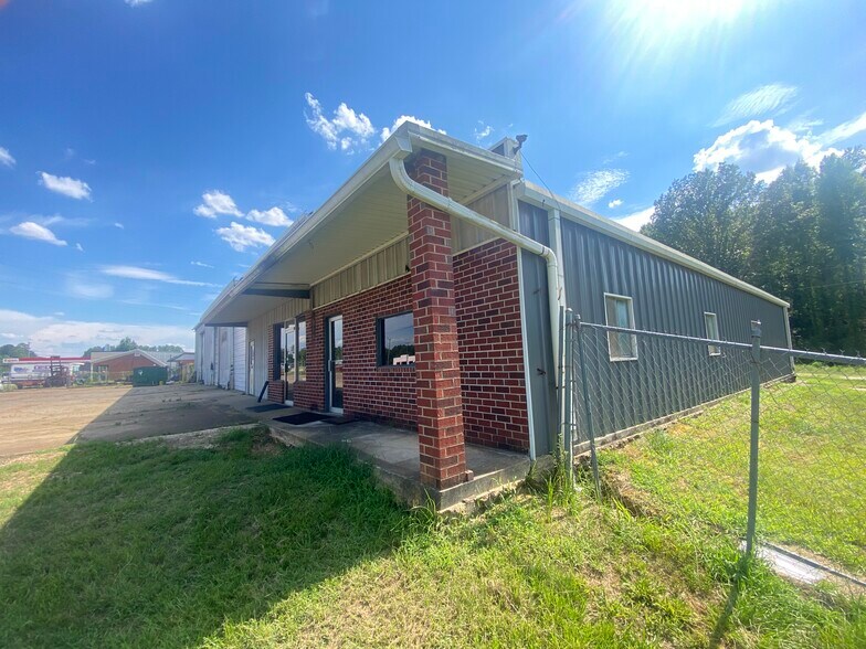 801 MS-35 Hwy, Carthage, MS à vendre - Photo du bâtiment - Image 3 de 7