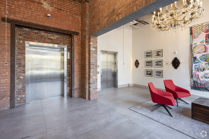 221-235 W 12th St, Cincinnati, OH for lease - Lobby - Image 3 of 7