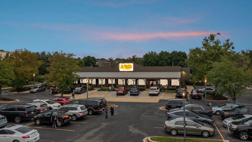 110 Hancock Ln, Mount Holly, NJ à vendre - Photo du bâtiment - Image 1 de 14