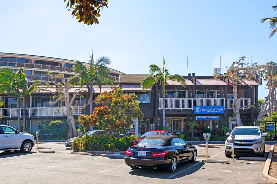 2725-2727 Shelter Island Dr, San Diego, CA à vendre - Photo du bâtiment - Image 3 de 11