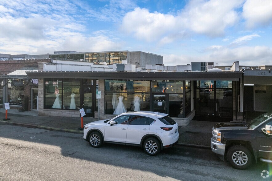 123 Lake St, Kirkland, WA à louer - Photo du bâtiment - Image 2 de 7