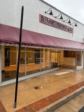 417 W Main St, Waynesboro, VA for lease Interior Photo- Image 2 of 21