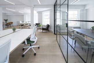 Plus de détails pour 38 Rosebery Ave, Londres - Bureau à louer