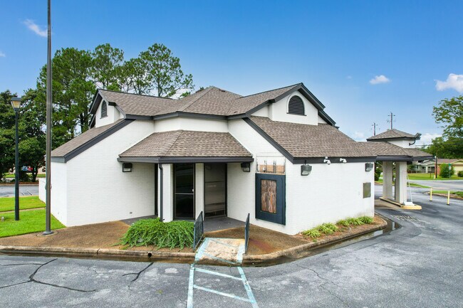 Plus de détails pour 5385 Veterans Pky, Columbus, GA - Commerce de détail à louer