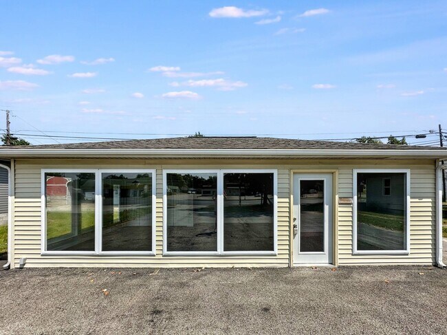 Plus de détails pour 1112 S Park Ave, Herrin, IL - Bureau à vendre