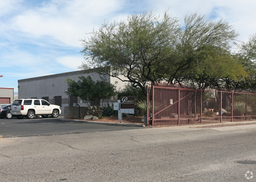 3191 E 44th St, Tucson, AZ à louer - Photo principale - Image 1 de 5