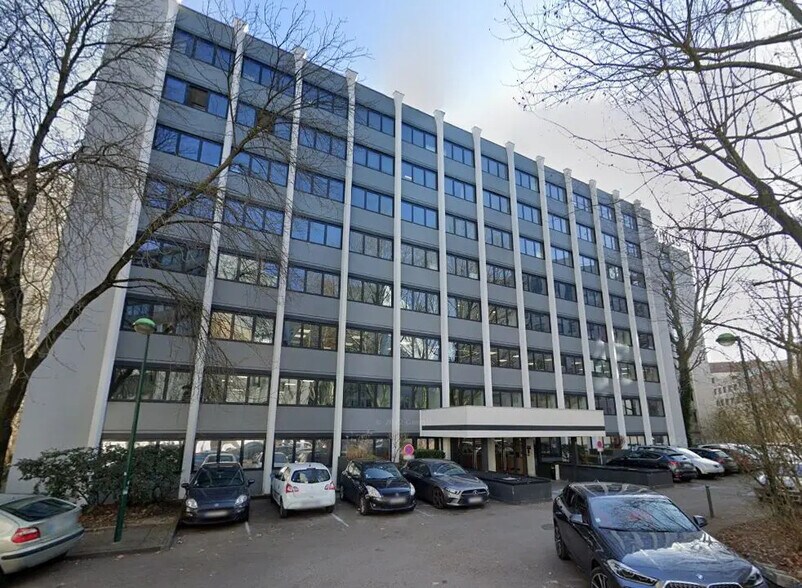 Office in Villeurbanne for lease - Building Photo - Image 1 of 1