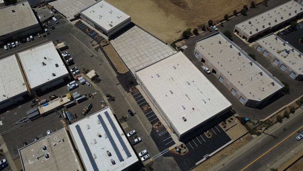 3730 Happy Ln, Sacramento, CA for lease - Building Photo - Image 3 of 10