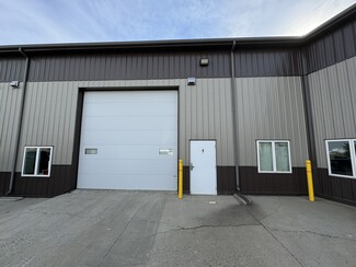 Plus de détails pour 3300-3304 Hamilton St, Bismarck, ND - Industriel à louer