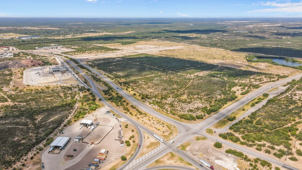 202 TX-255, Laredo, TX à vendre - Photo du bâtiment - Image 2 de 11