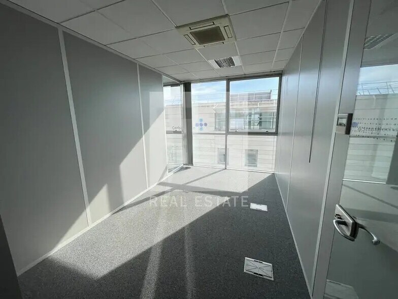 12 Rue Edison, Bron à louer - Photo intérieure - Image 2 de 18