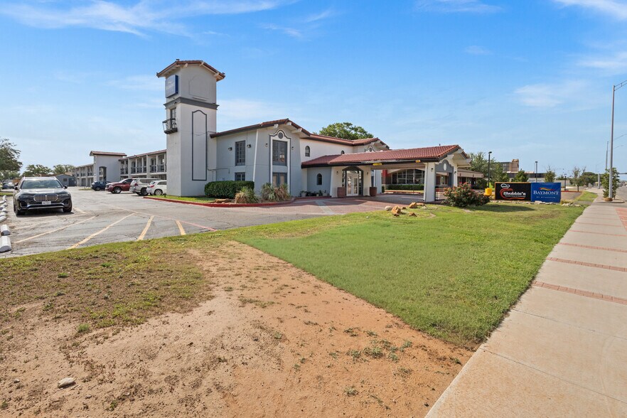 601 Avenue Q, Lubbock, TX à vendre - Photo du bâtiment - Image 2 de 16