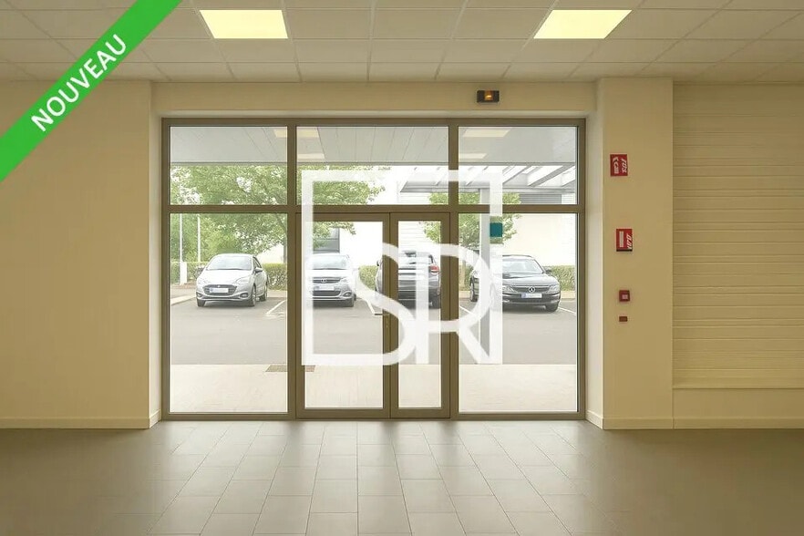 Retail in Aubière for sale - Lobby - Image 3 of 9