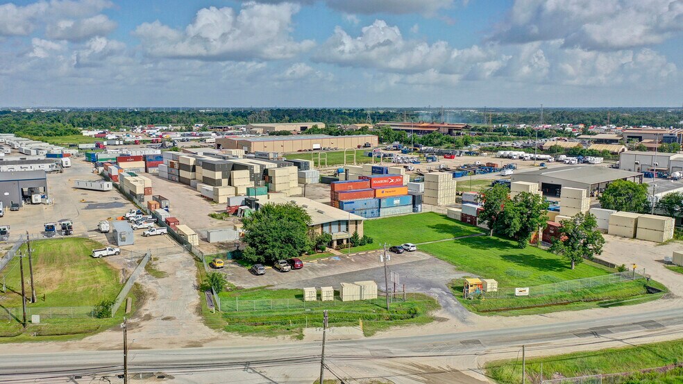 3807 Oates Rd, Houston, TX à louer - Photo du bâtiment - Image 3 de 8