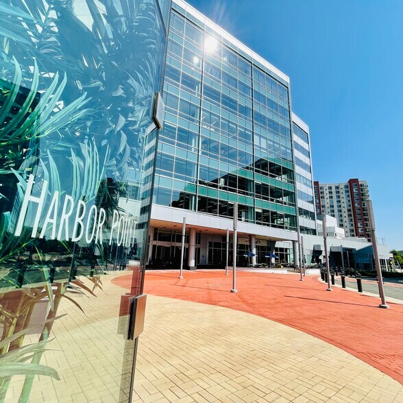 2200 Atlantic St, Stamford, CT à louer - Photo du bâtiment - Image 1 de 16