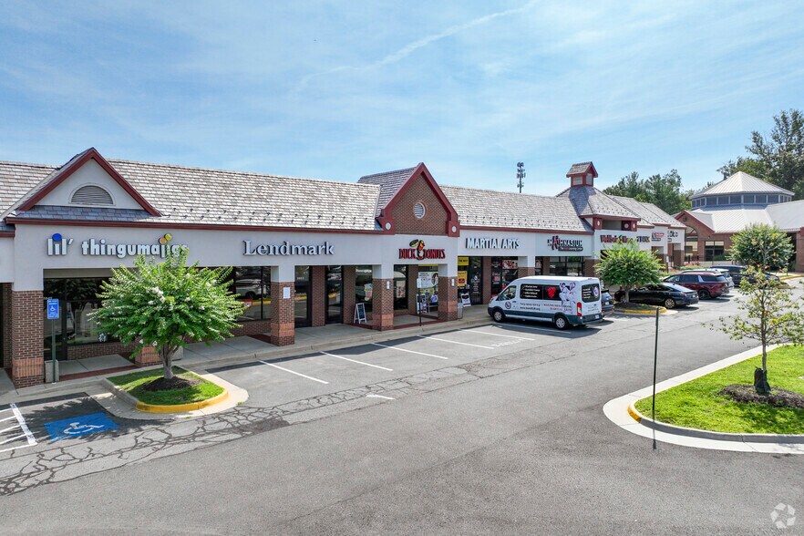 5930-6049 Centreville Crest Ln, Centreville, VA à louer - Photo du bâtiment - Image 3 de 5