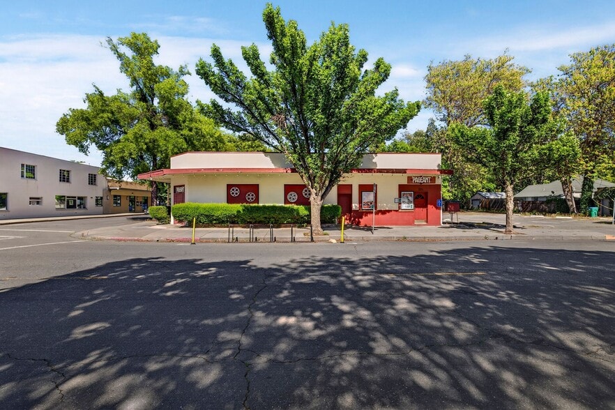 351 E 6th St, Chico, CA à vendre - Photo du bâtiment - Image 3 de 9