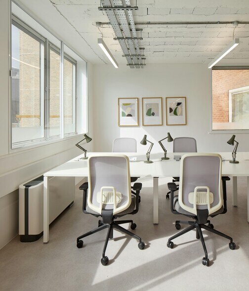 12 Cock Ln, Londres à louer - Photo du bâtiment - Image 2 de 15