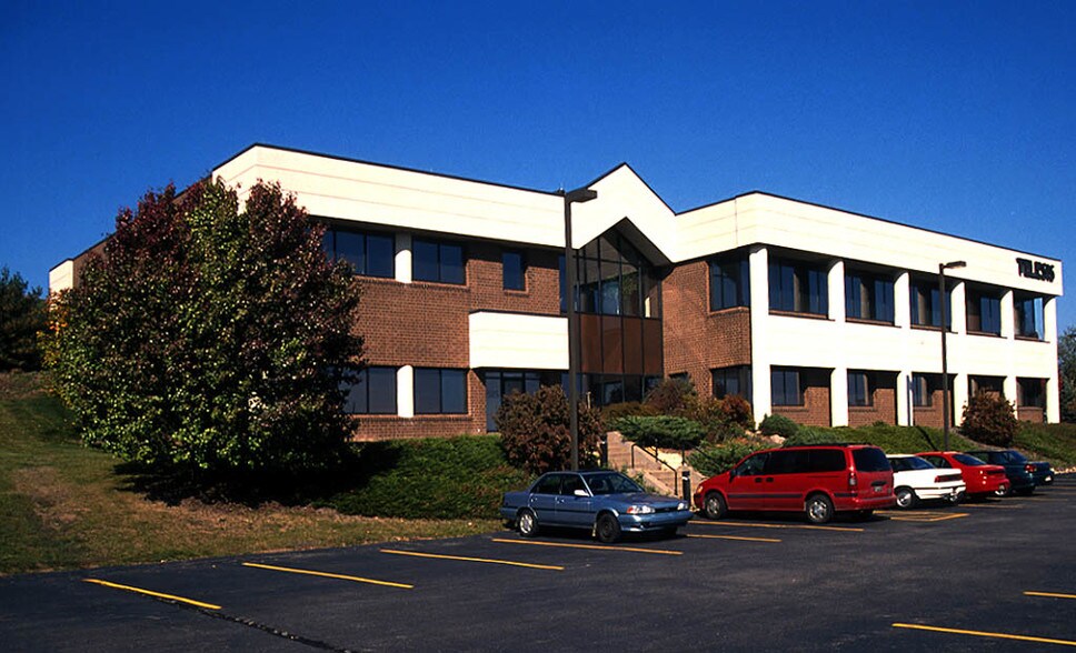 207 Sigma Dr, Pittsburgh, PA à louer - Photo du bâtiment - Image 2 de 3