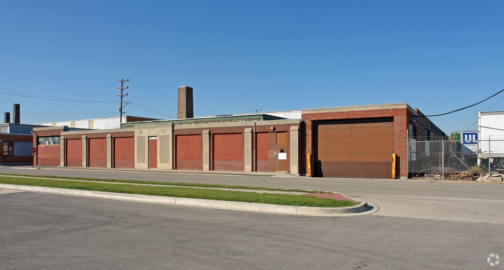 6650 S Oak Park Ave, Bedford Park, IL for sale - Primary Photo - Image 1 of 3