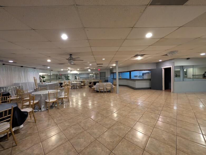 100 E Little York Rd, Houston, TX for lease - Building Photo - Image 3 of 16