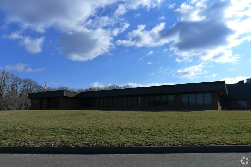 62 N Barnes Industrial Park, Wallingford, CT à vendre - Photo principale - Image 1 de 1