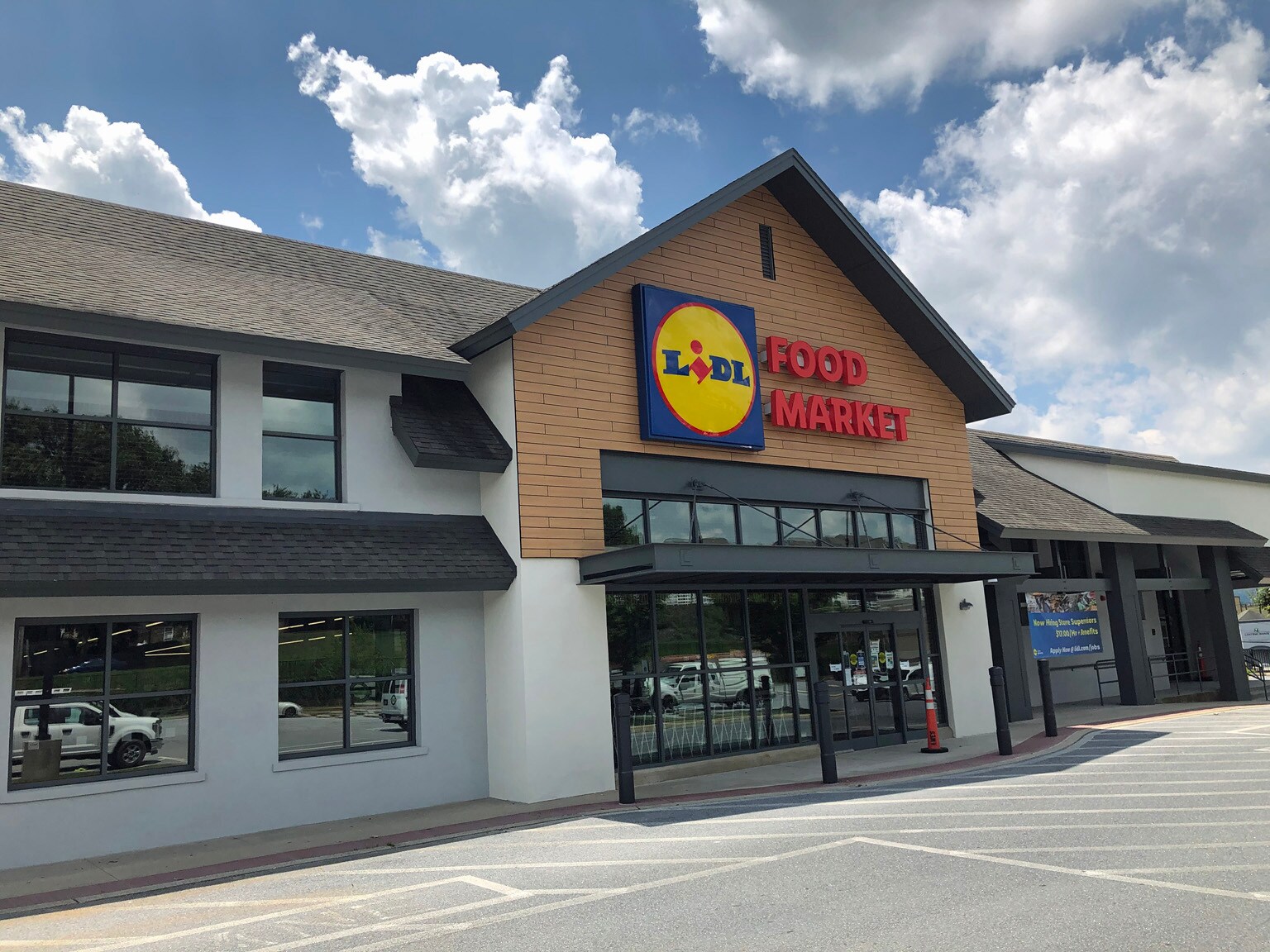 3564 Penn Ave, Sinking Spring, PA for lease Building Photo- Image 1 of 11