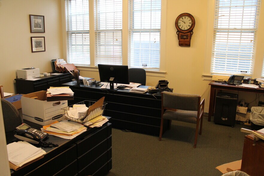 129 Whitney Ave, New Haven, CT à louer - Photo du bâtiment - Image 2 de 6