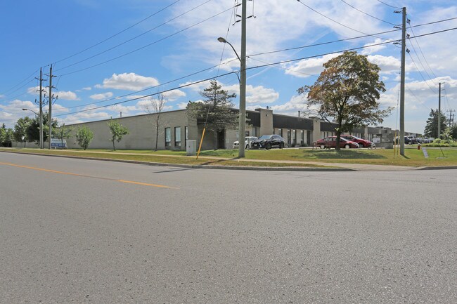 Plus de détails pour 80 Hale Rd, Brampton, ON - Industriel à louer