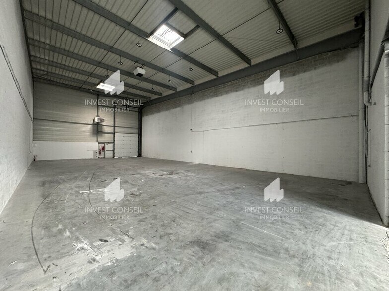 13-27 Avenue Jean Moulin, Stains for lease - Interior Photo - Image 2 of 10