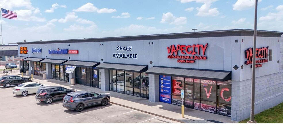 1500 W Expressway 83, Weslaco, TX for lease - Building Photo - Image 1 of 5