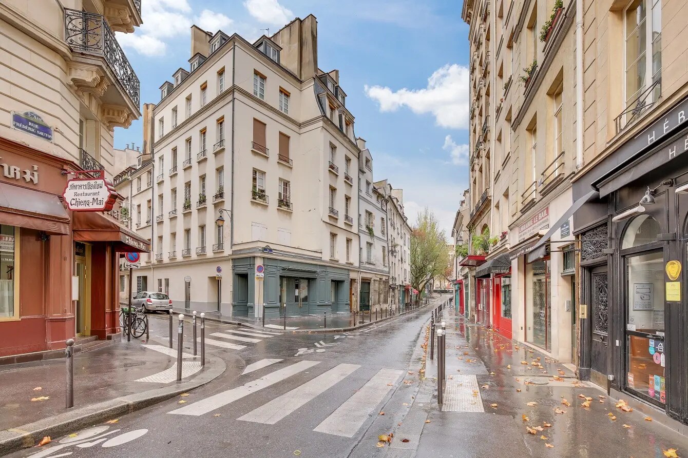 Rue Des Grands Degrés, Paris for sale Building Photo- Image 1 of 2