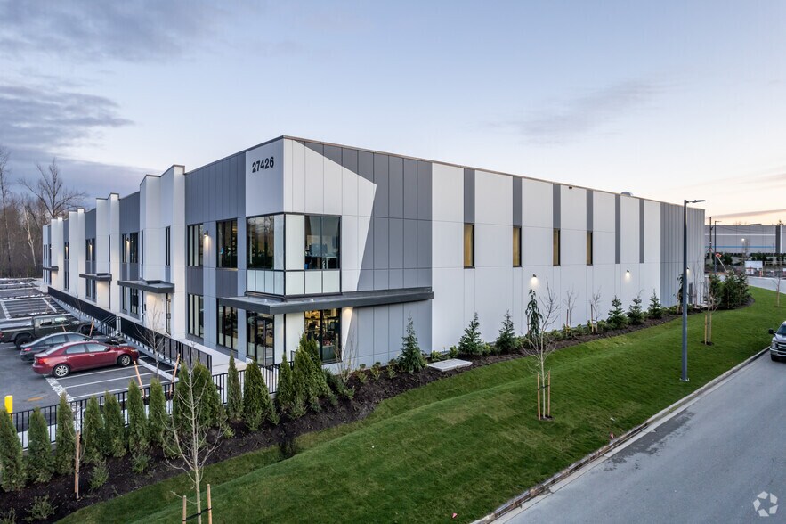 27426 60th Av, Langley Twp, BC à louer - Photo du bâtiment - Image 2 de 10